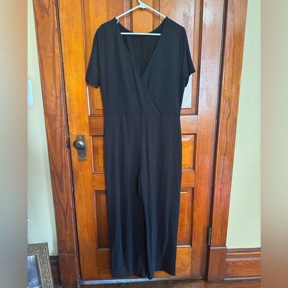 Garnet Hill Twist Front Jumpsuit Size Large Black Like New - Picture 5 of 10